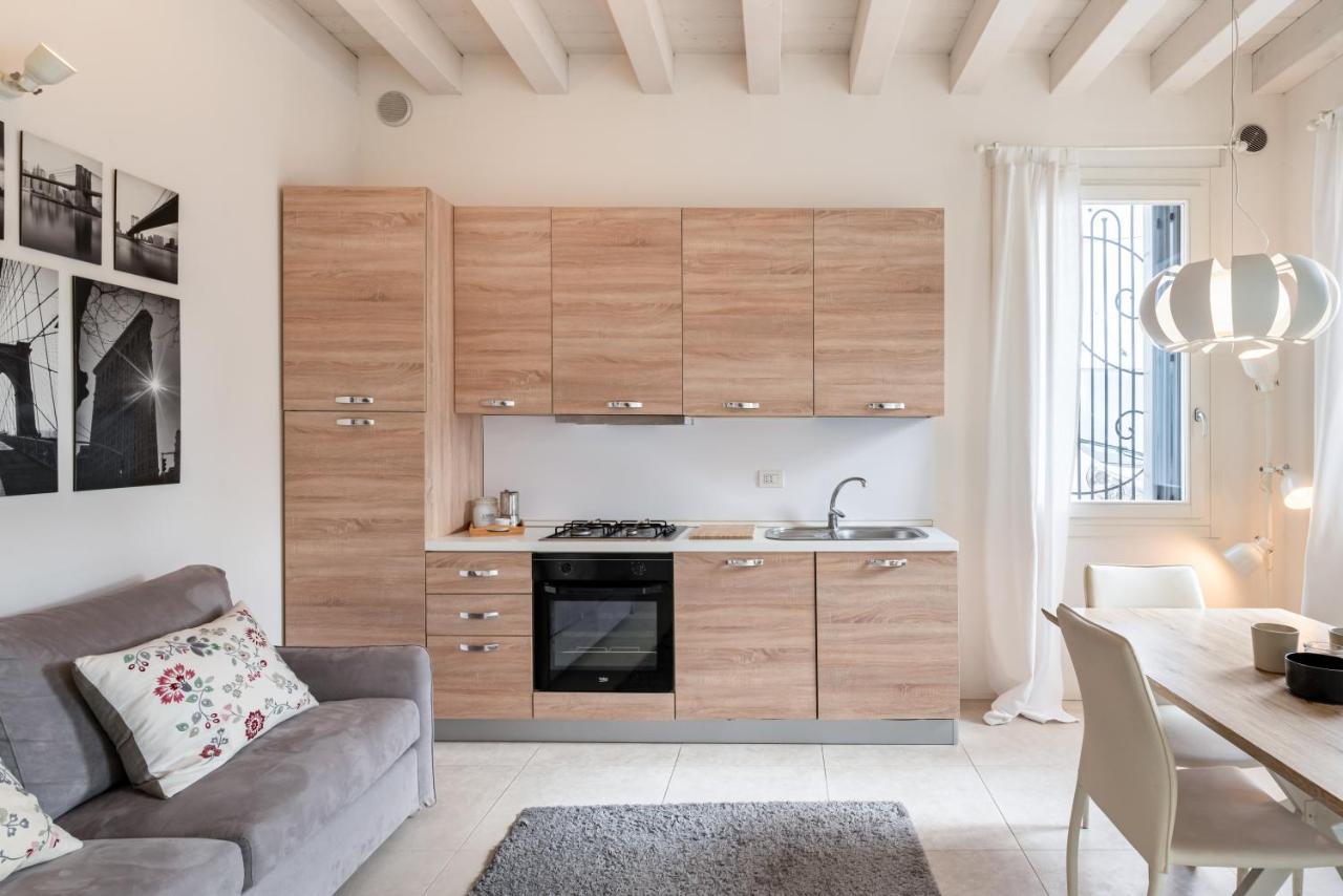 Corte Cappuccina 14 Elegant Apt Con Parcheggio! Padova Exterior foto